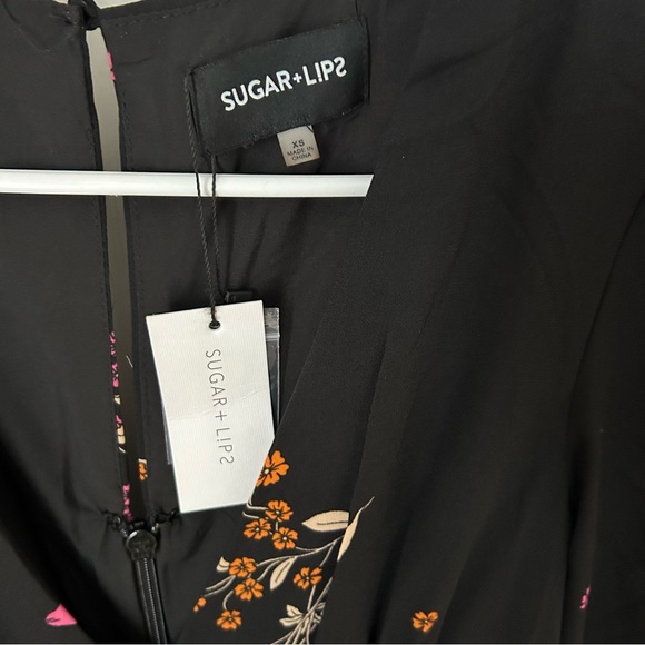 NWT Sugar Lips Black Floral Deep V-Neck Long Sleeve Jumpsuit XS Extra Small - Picture 7 of 11